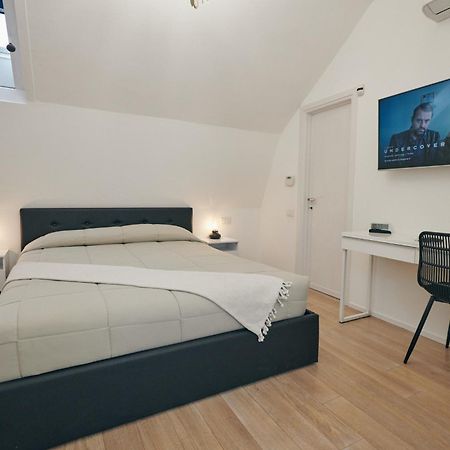 Sant'Andrea Penthouse By Montenapoleone Living Milan Exterior photo